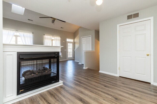 Building Photo - 422 Old Pine Way