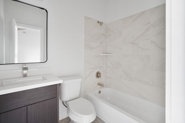 Building Photo - 2419 Rosewood St