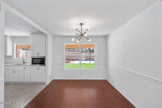 Building Photo - 6696 Dakota Ridge Dr