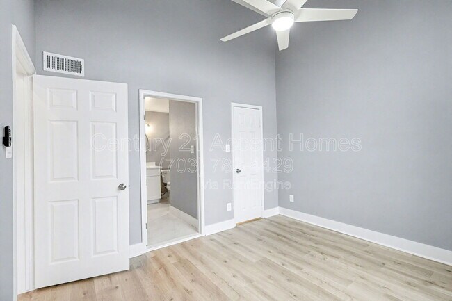 Building Photo - 3313 Wyndham Cir