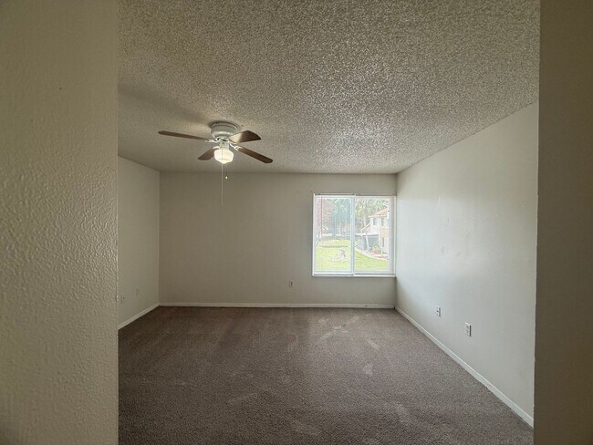 Building Photo - 1101 Spring Meadow Dr