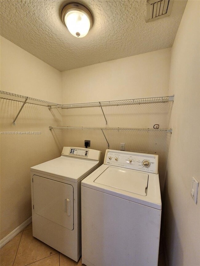 Building Photo - 4272 SW Dido Dr