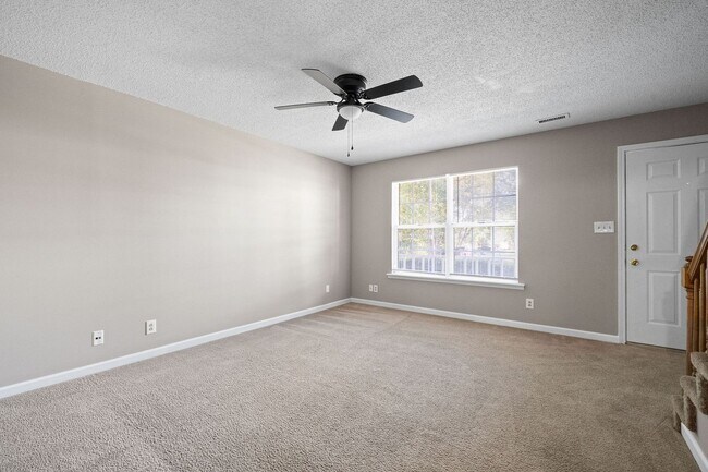 Building Photo - 405 Cook Dr