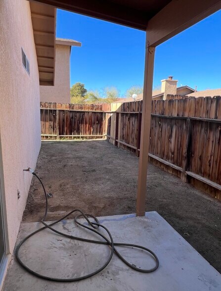 Building Photo - 408 W Felspar Ave