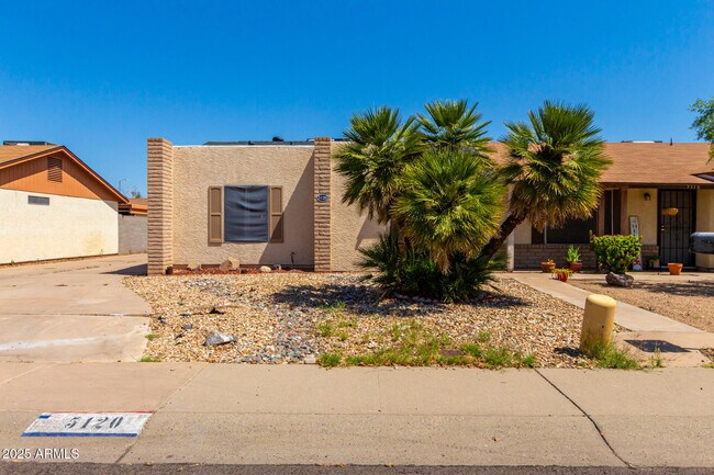 Primary Photo - 5120 W Willow Ave