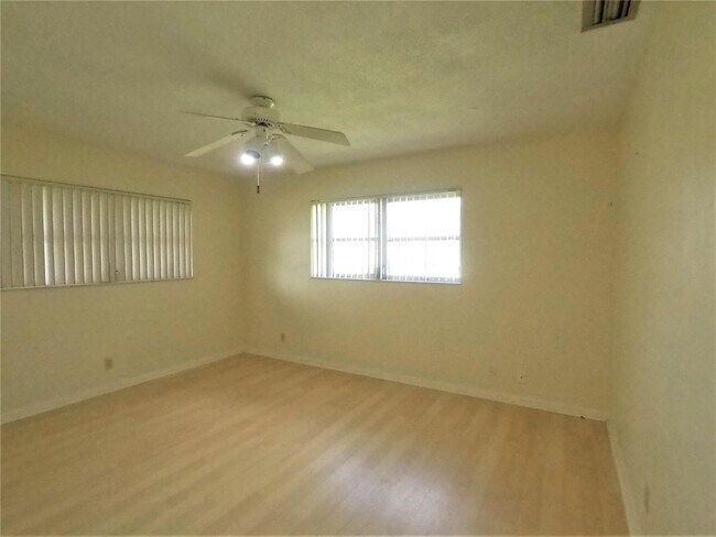 Building Photo - 7450 SW 15th St