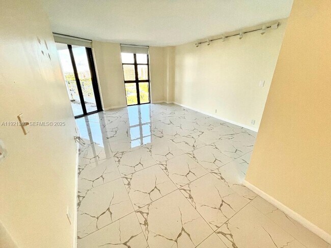 Building Photo - 4000 Towerside Terrace