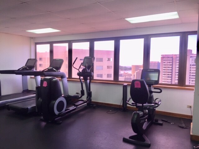 Building Photo - 400 Hobron Ln