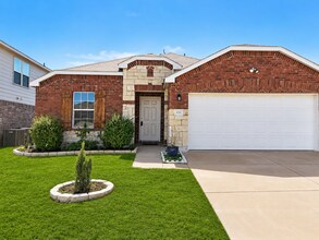Building Photo - Open Floorplan in Fort Worth