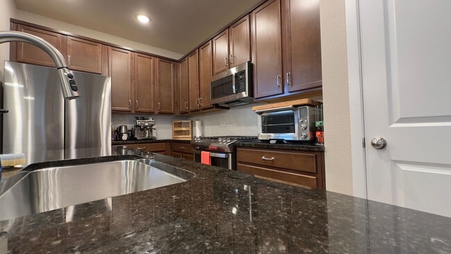 Building Photo - Great Townhome in Timnath Lakes