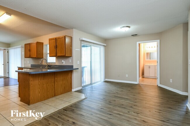 Building Photo - 908 S Rennes Ct