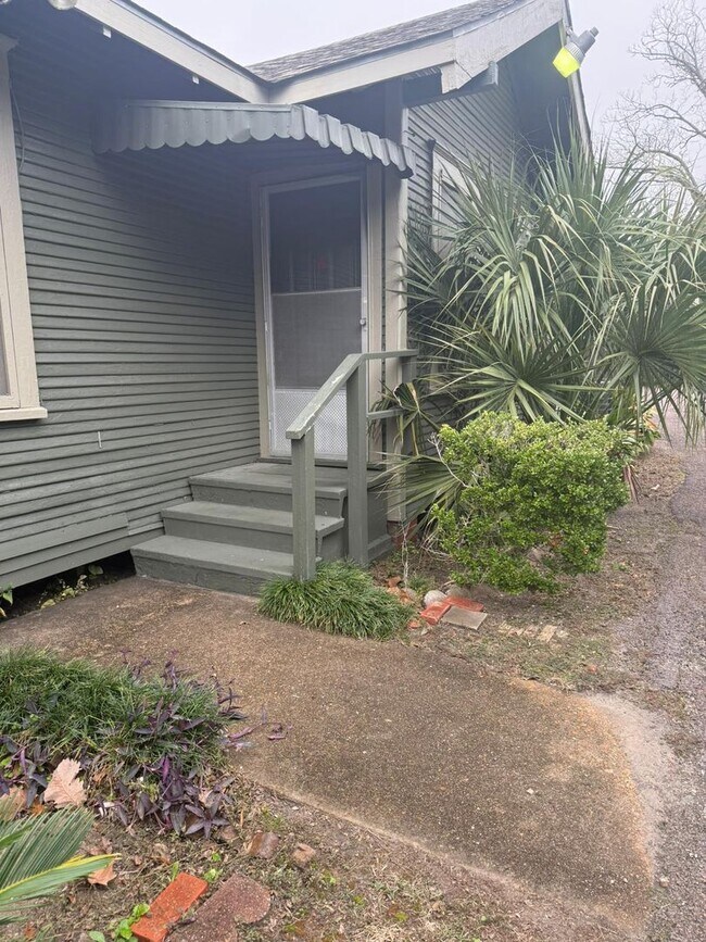 Building Photo - 2460 North St