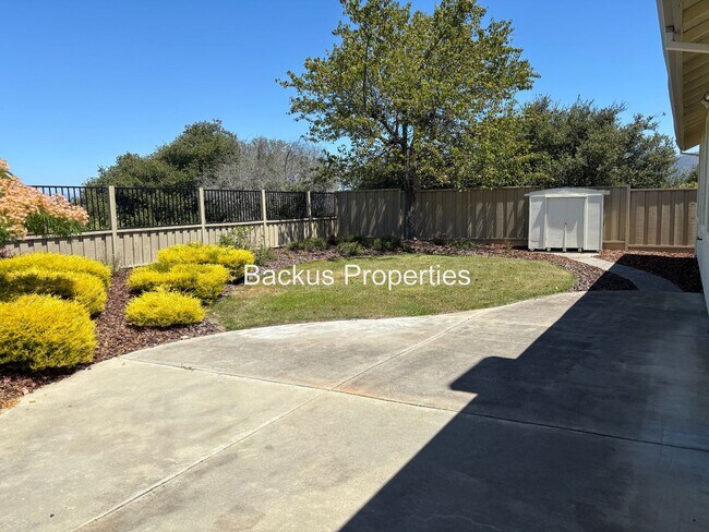 Building Photo - Wonderful corner three bedroom home at Las Palmas II