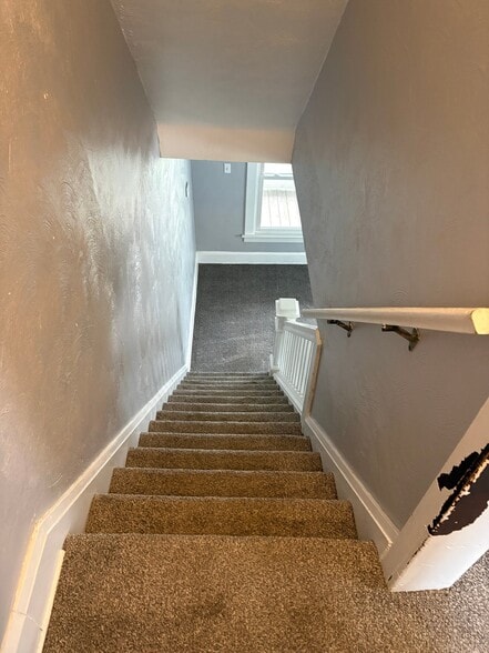 Building Photo - 128 Marseilles Ave