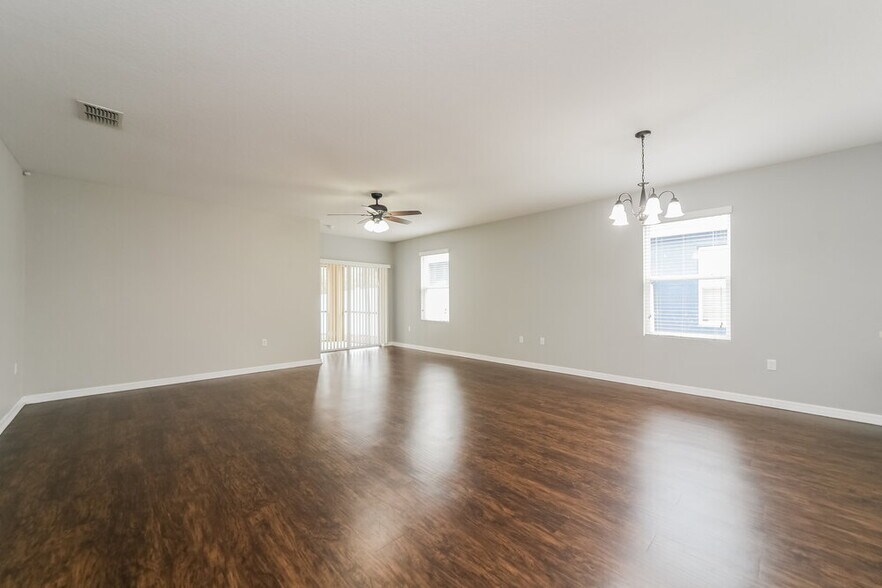 Building Photo - 1744 Wallace Manor Loop