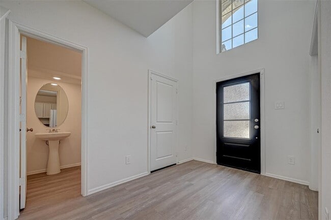 Building Photo - 22084 Juniper Crossing Dr