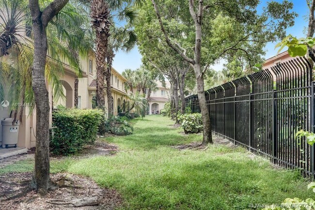 Building Photo - 2613 SW 83rd Terrace