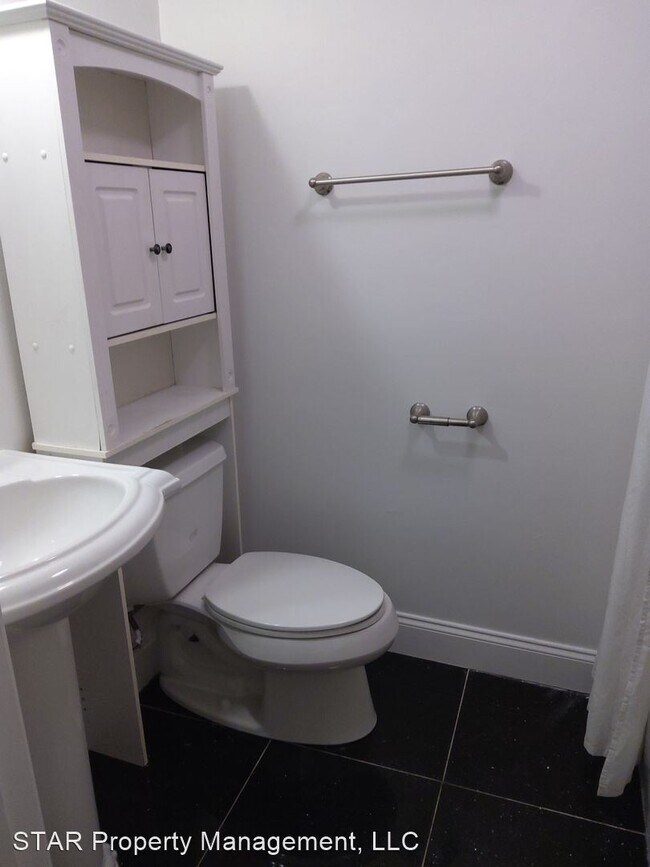 Building Photo - 2 br, 2 bath House - 1011 W. Cross St. - 1