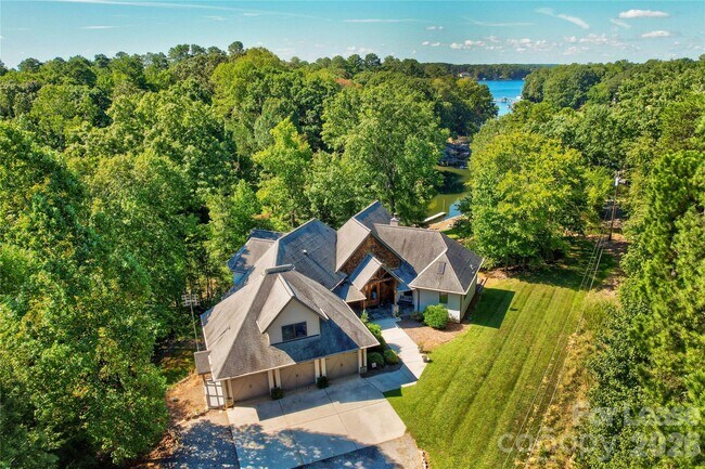 Building Photo - 111 Farmington Ln