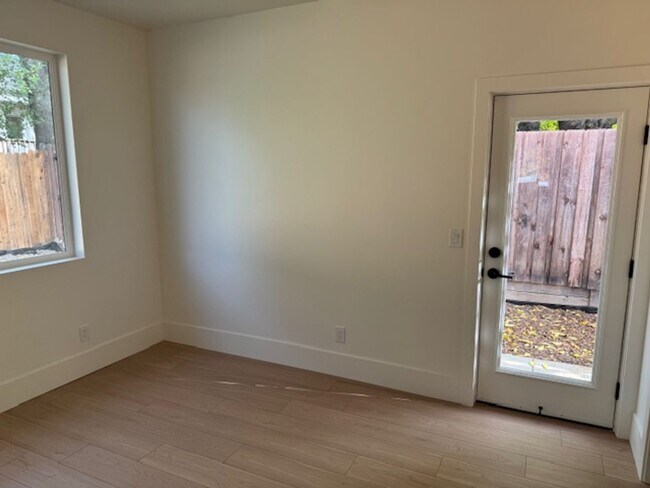 Building Photo - 677 Whyte Ave