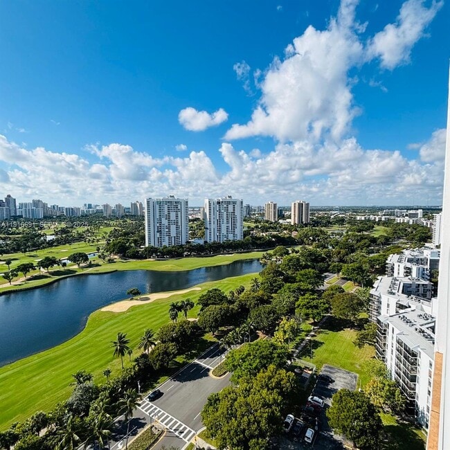 Building Photo - 3625 N Country Club Dr