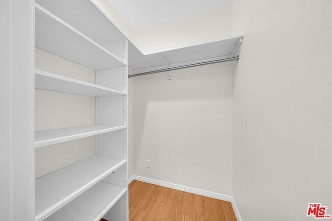 Building Photo - 743 N Las Palmas Ave