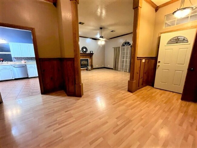 Building Photo - 8104 Eagle Cir