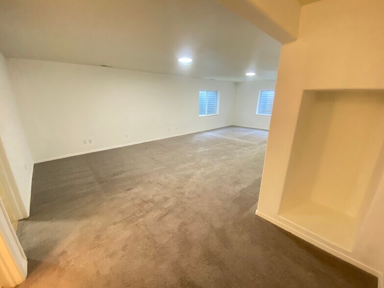 Building Photo - 1223 Gumwood Dr