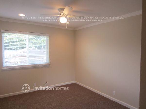 Building Photo - 160 Lakehurst Dr