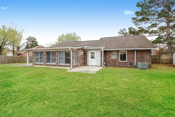 Building Photo - 209 Buckskin Dr
