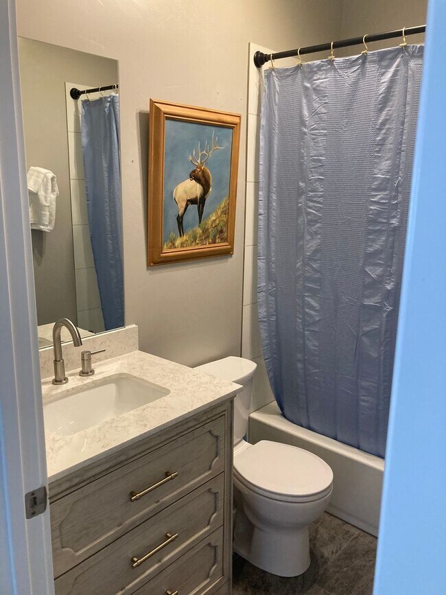 Building Photo - 3981 3500 S St