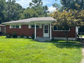 Building Photo - 2534 Veronica Dr