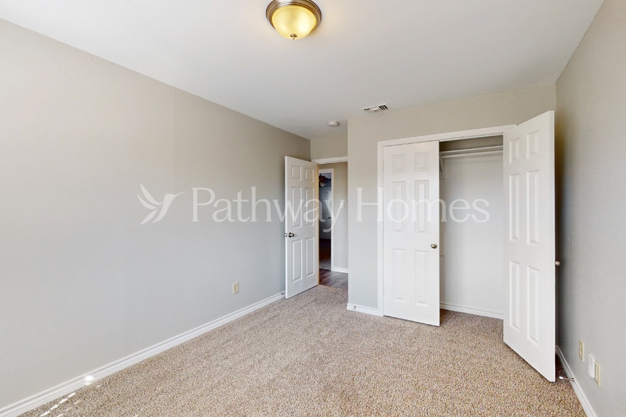 Building Photo - 608 Westway Dr