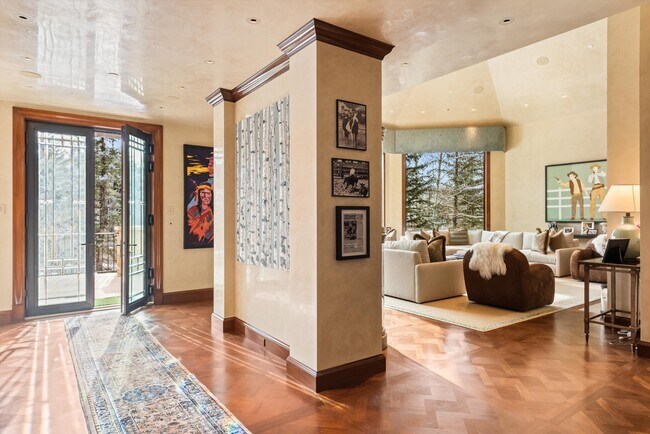 Building Photo - 64 Pitkin Way