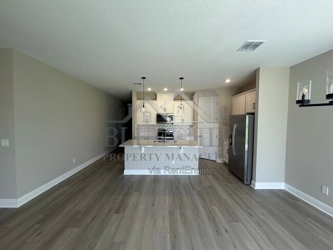 Building Photo - 1008 British Cir