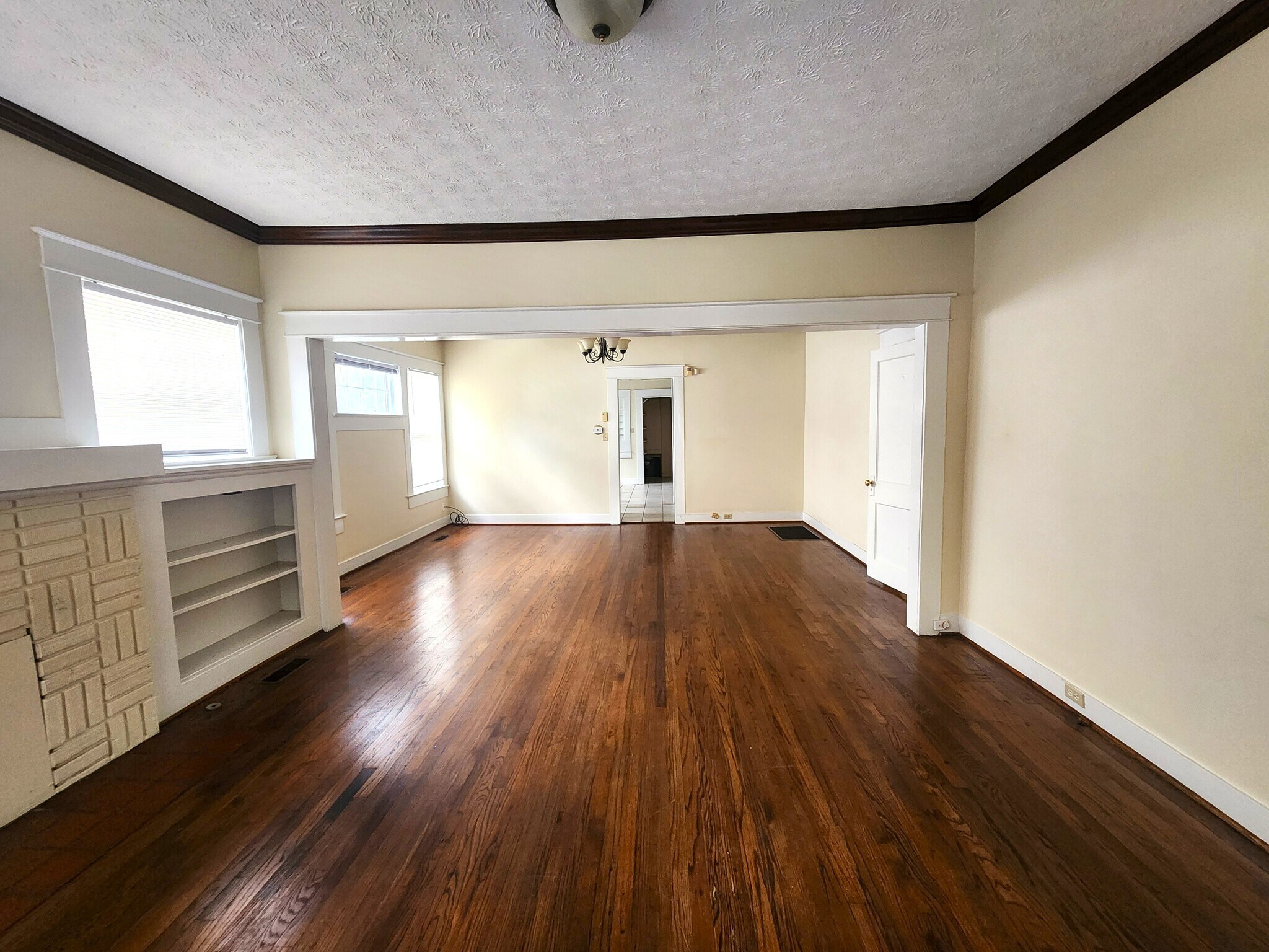 Building Photo - 513 10th Ct S