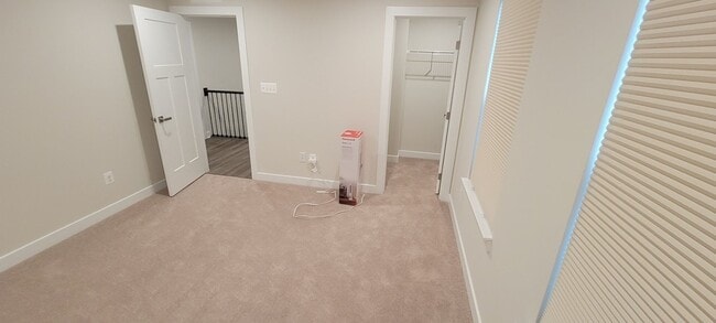 Building Photo - Spacious & Modern Home w/ 4 Bed, 4.5 bath in Manassas, Close to I-66, Includes Lawn & Other Services
