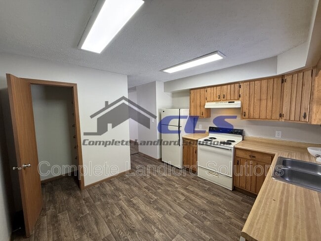 Building Photo - 1826 E Southern Manor Dr