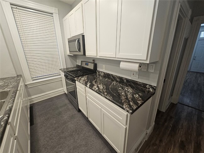 Building Photo - 1830 Russell Blvd