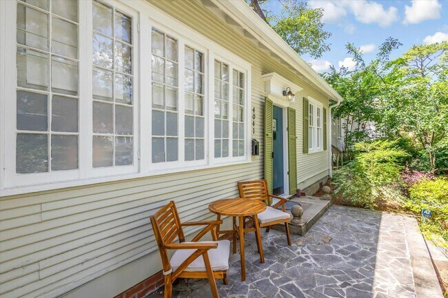 Building Photo - 4041 Pine Hill Dr