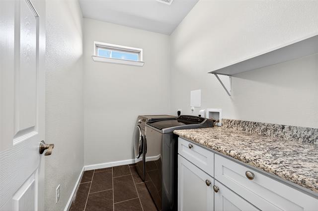 Building Photo - 1020 Silverton Dr