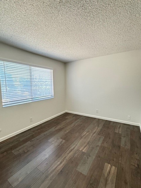 Building Photo - 1058 Mohr Ln