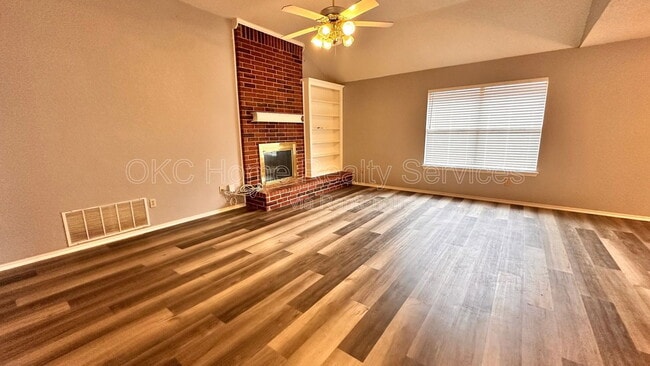 Building Photo - 17316 Valley Crst