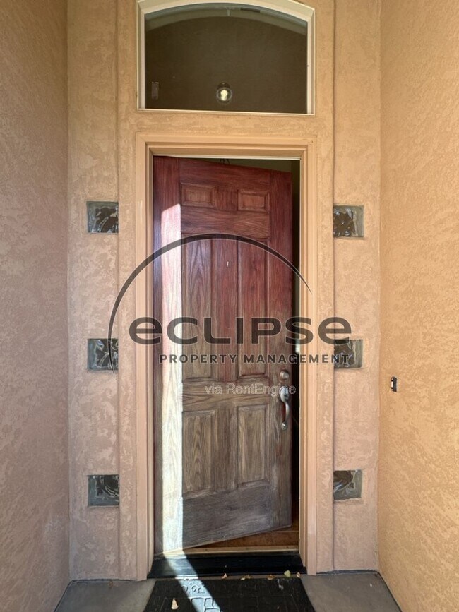 Building Photo - 2508 Pierce Ave