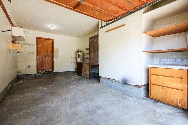 Building Photo - 1310 SE 4th St