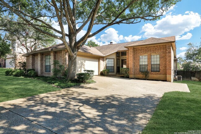 Side Garage Entry - 2310 Park Farm