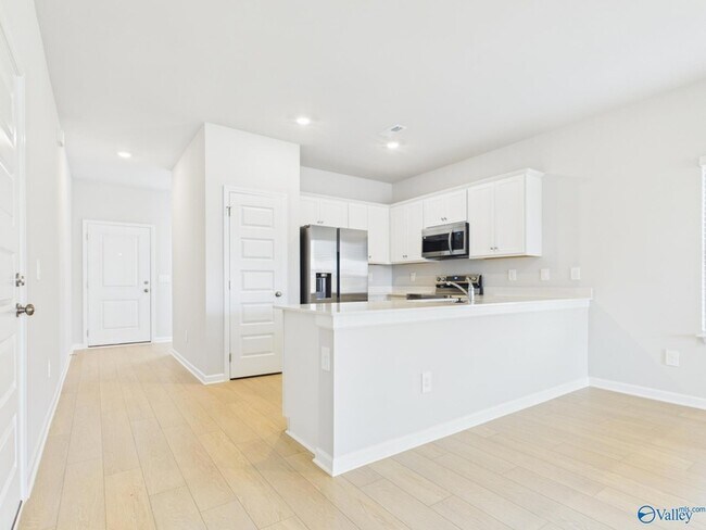 Building Photo - 16862 Orleans Dr