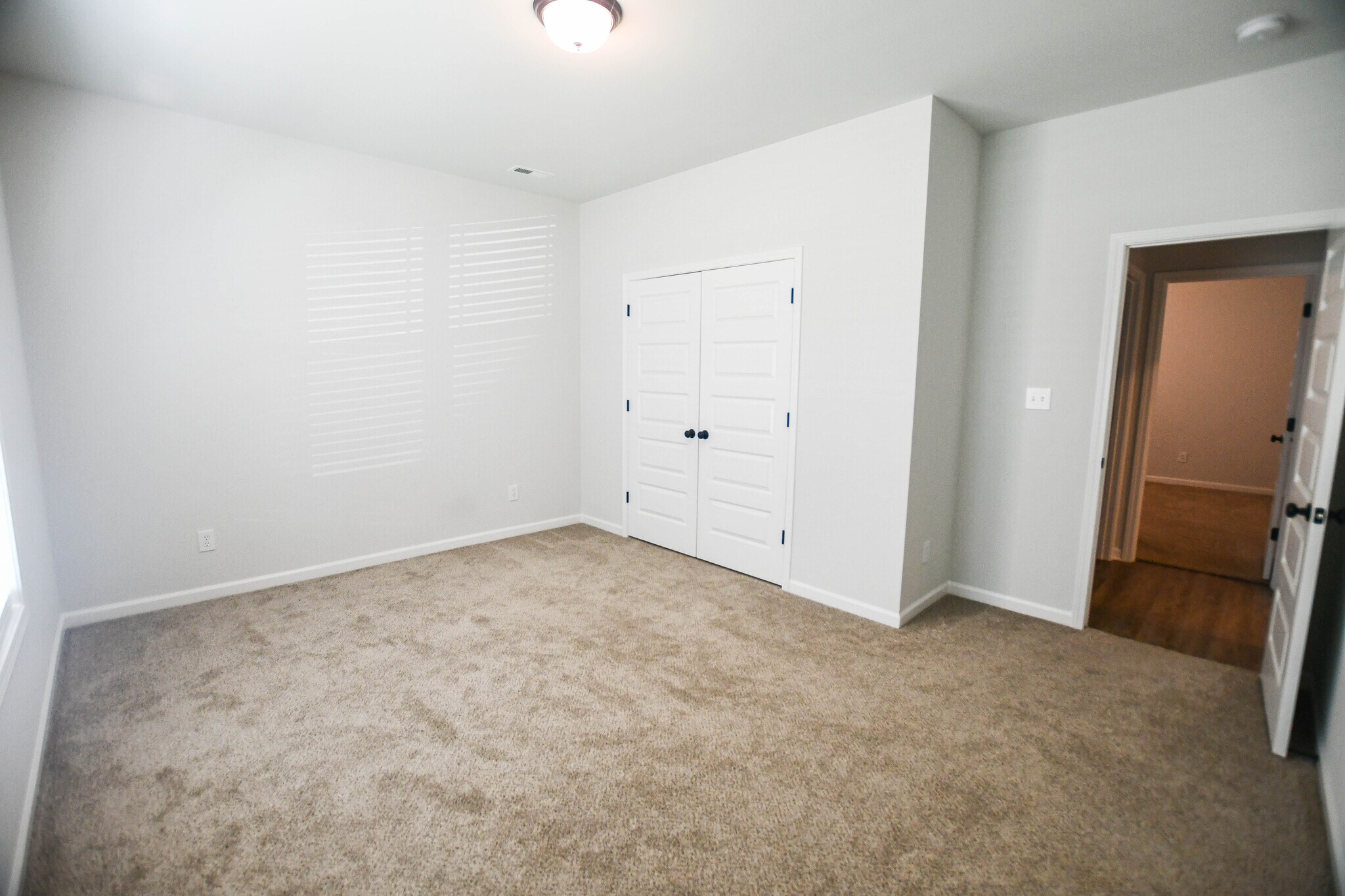 Building Photo - 163 Kingswood Dr