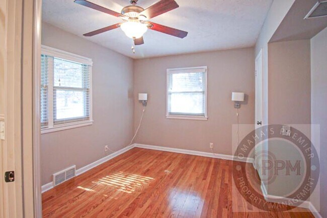 Building Photo - 3 Bedroom 3 Bathroom Home
