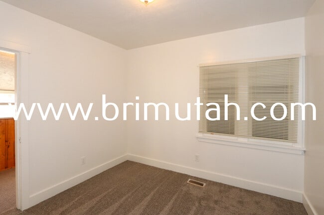 Building Photo - 1470 S 400 E